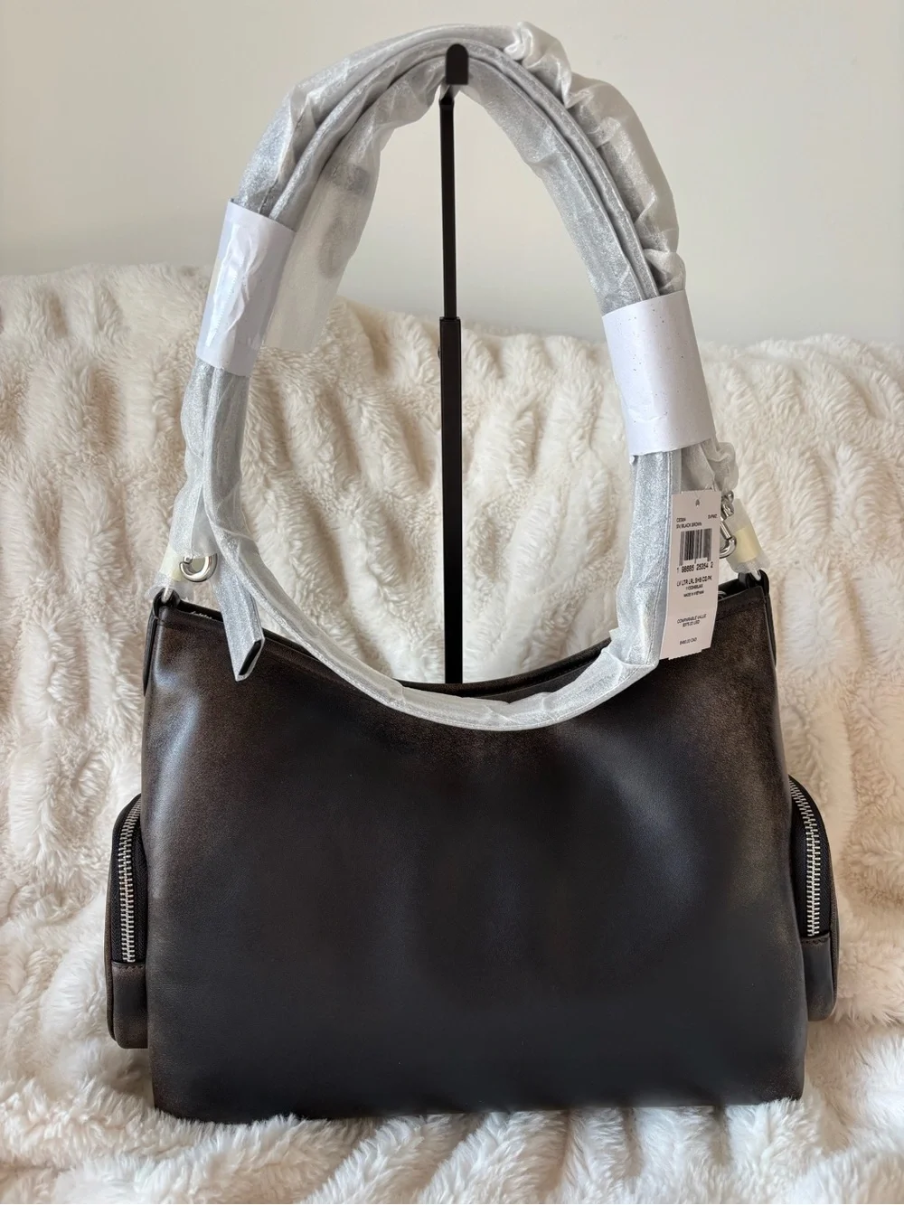 COACH Laurel Shoulder Bag With Pockets In Loved Leather-Large